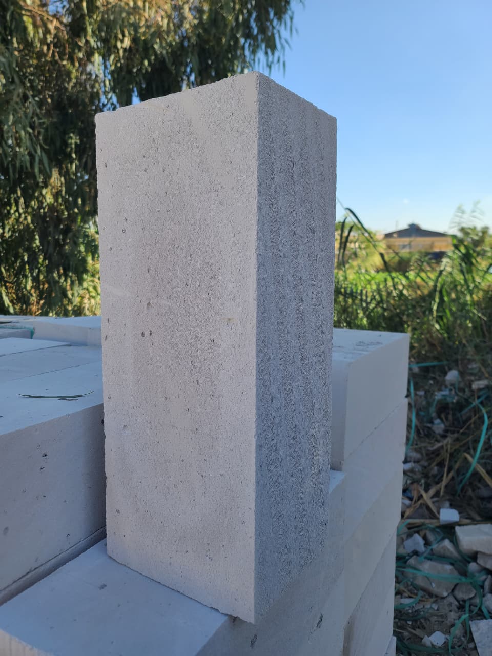 الطوب الابيض الفوم